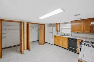 15 Raymond Ave, Farmingville, NY 11738 - Photo 34