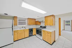 15 Raymond Ave, Farmingville, NY 11738 - Photo 32