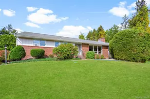 46 Skyview Dr, Poughkeepsie, NY 12603 - Photo 2