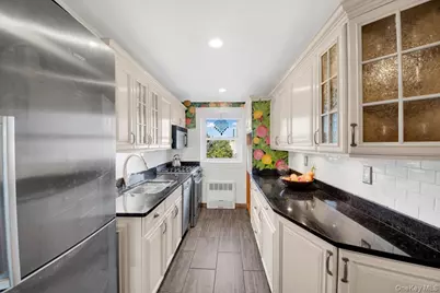 266 Pelham Road #5H, New Rochelle, NY 10805 - Photo 4