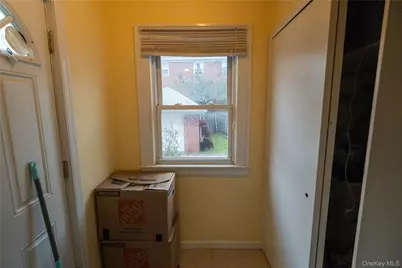 162-19 Laburnum Avenue, Flushing, NY 11358 - Photo 14