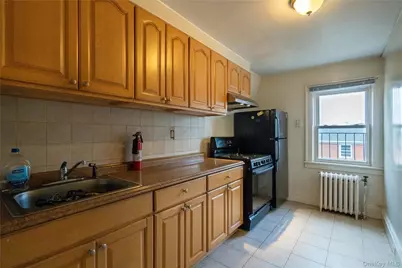 162-19 Laburnum Avenue, Flushing, NY 11358 - Photo 26