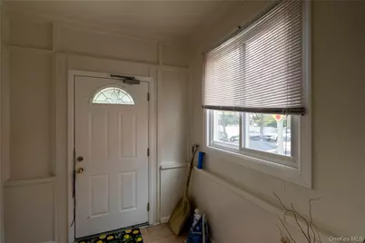 162-19 Laburnum Avenue, Flushing, NY 11358 - Photo 30