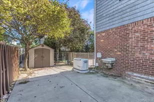 2186 Mcclellan St, East Meadow, NY 11554 - Photo 30