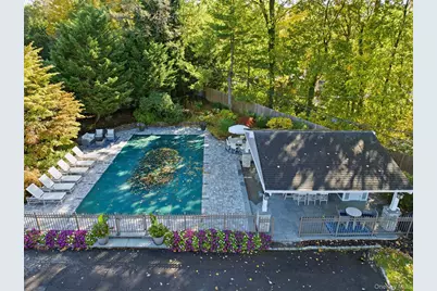 17 Winchester Lane, Huntington, NY 11743 - Photo 32