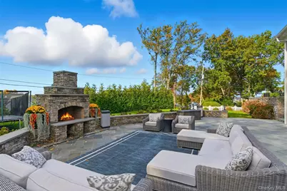 17 Winchester Lane, Huntington, NY 11743 - Photo 36