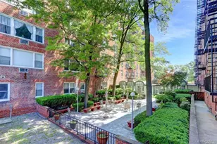 54-44 Little Neck Pkwy, Little Neck, NY 11362 - Photo 4