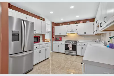 21 Indian Trace, Kings Park, NY 11754 - Photo 4