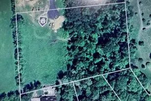 8 Jefferson Ave, New Windsor, NY 12553 - Photo 2