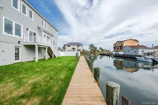 3695 S Somerset Dr, Seaford, NY 11783 - Photo 42