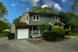 561 Birch Hollow Dr, Shirley, NY 11967 - Photo 2