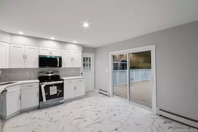 561 Birch Hollow Drive, Shirley, NY 11967 - Photo 8