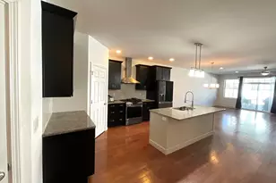 38 Stacey Wy, Troy, NY 12180 - Photo 2
