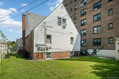 370 E Broadway, Long Beach, NY 11561 - Photo 24