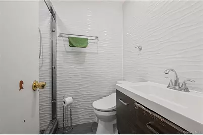 152-10 Peck Avenue, Flushing, NY 11355 - Photo 6