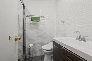 152-10 Peck Ave, Flushing, NY 11355 - Photo 6