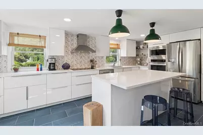 1 Leo Street, Patchogue, NY 11772 - Photo 4