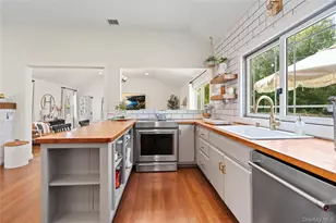 276 Bay Ave, Patchogue, NY 11772 - Photo 14