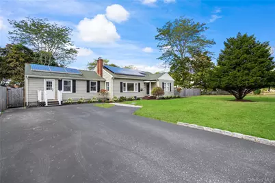 276 Bay Avenue, Patchogue, NY 11772 - Photo 2