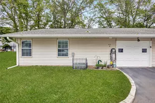 412B Weymouth Ct, Ridge, NY 11961 - Photo 4