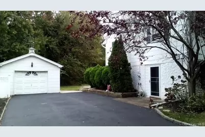 59 Edgewood Avenue, Oakdale, NY 11769 - Photo 20