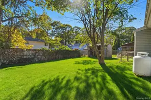 180 Main Ave, Mastic, NY 11950 - Photo 14