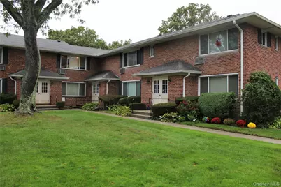 112 Edmunton Drive #C4, North Babylon, NY 11703 - Photo 10