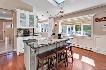 117 Middlesex Avenue, Oakdale, NY 11769 - Photo 8