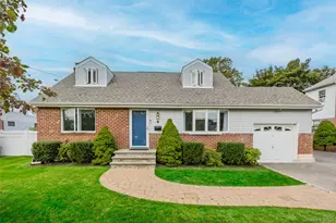 8 Ellsworth Pl, East Northport, NY 11731 - Photo 2