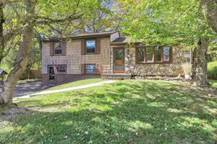 10 Benton Rd, Poughkeepsie, NY 12603 - Photo 2