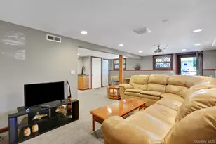 10 Benton Rd, Poughkeepsie, NY 12603 - Photo 22