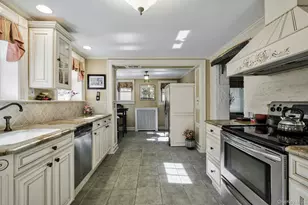 126 Cove Rd, Oyster Bay, NY 11771 - Photo 16