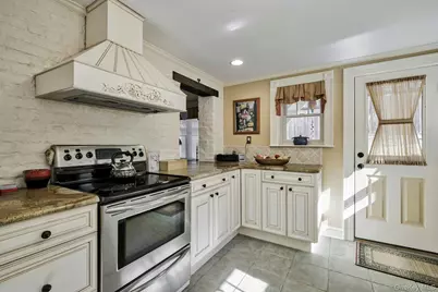 126 Cove Road, Oyster Bay, NY 11771 - Photo 18