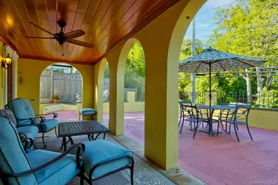 126 Cove Road, Oyster Bay, NY 11771 - Photo 4