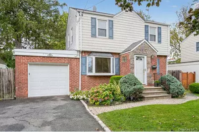 453 Andrews Road, Mineola, NY 11501 - Photo 2