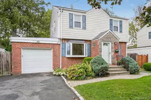 453 Andrews Rd, Mineola, NY 11501 - Photo 2