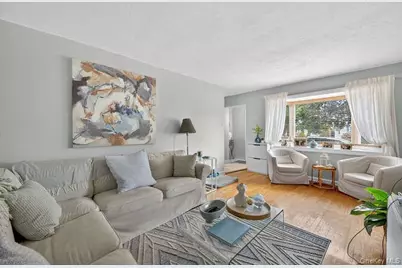 453 Andrews Road, Mineola, NY 11501 - Photo 4