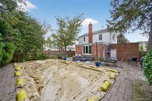 453 Andrews Rd, Mineola, NY 11501 - Photo 16