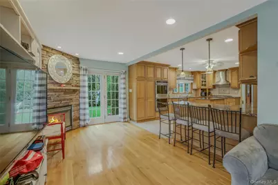 45 Manchester Street, Westbury, NY 11590 - Photo 16
