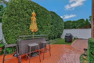 45 Manchester St, Westbury, NY 11590 - Photo 34