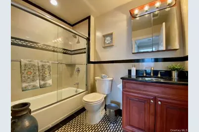 1301 Vista View Drive #1301, Farmingville, NY 11738 - Photo 12