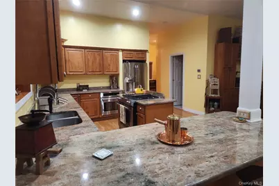 280 Bayview Avenue, Patchogue, NY 11772 - Photo 4