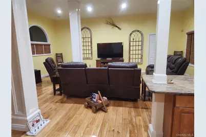 280 Bayview Avenue, Patchogue, NY 11772 - Photo 8