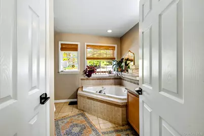 557 Oregon Trail, Walker Valley, NY 12566 - Photo 28