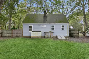 15 Poncho Dr, Mastic, NY 11950 - Photo 20