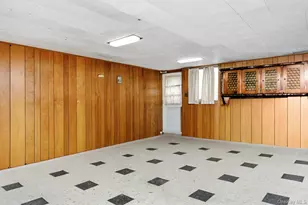 62-45 69th Pl, Middle Village, NY 11379 - Photo 16