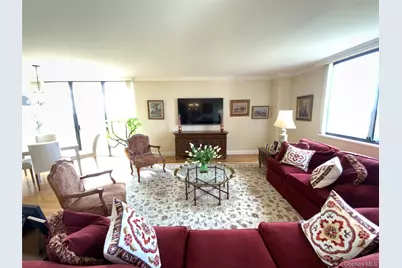 27010 Grand Central Parkway #12O, Floral Park, NY 11005 - Photo 4