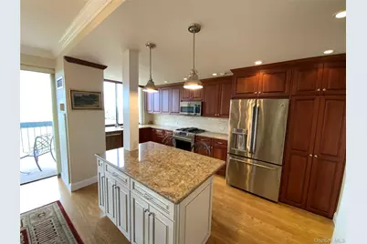 27010 Grand Central Parkway #12O, Floral Park, NY 11005 - Photo 10