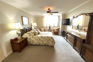 270-10 Grand Central Pkwy, Floral Park, NY 11005 - Photo 24