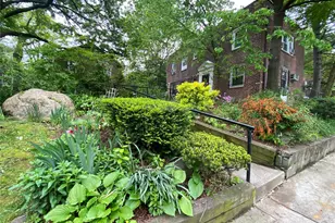 14736 Charter Rd, Kew Gardens, NY 11435 - Photo 16